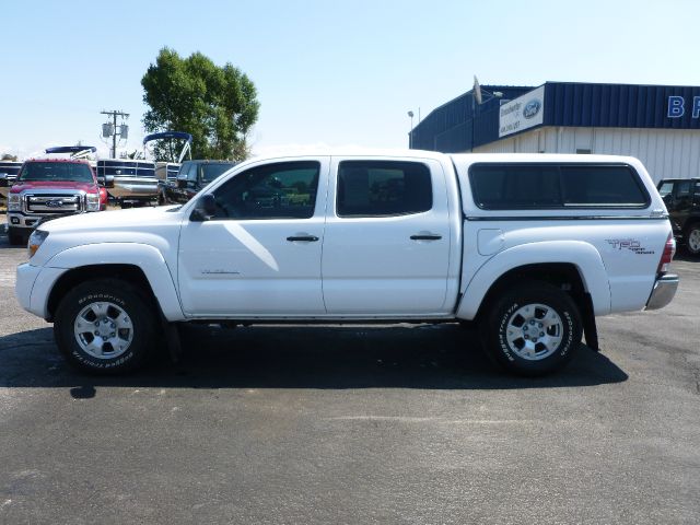 2011 Toyota Tacoma Ext Cab - 4x4 LT At Brookv