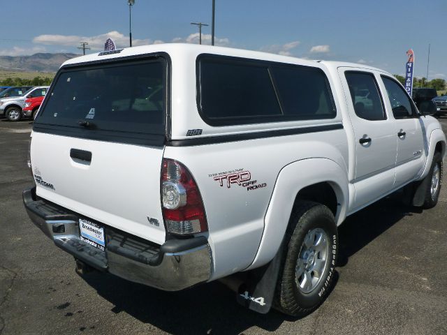 2011 Toyota Tacoma Ext Cab - 4x4 LT At Brookv