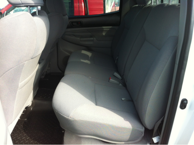 2011 Toyota Tacoma Ext Cab - 4x4 LT At Brookv