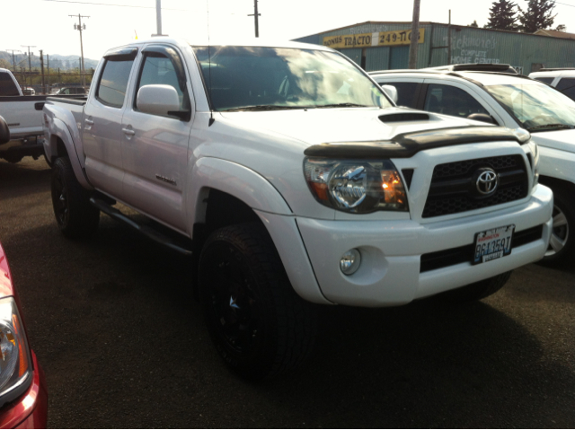 2011 Toyota Tacoma Ext Cab - 4x4 LT At Brookv