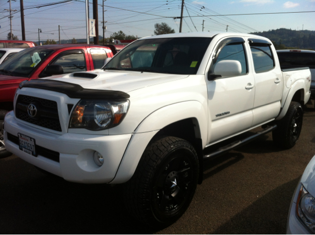 2011 Toyota Tacoma Ext Cab - 4x4 LT At Brookv