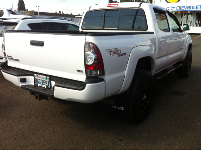 2011 Toyota Tacoma Ext Cab - 4x4 LT At Brookv