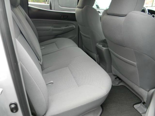 2011 Toyota Tacoma Ext Cab - 4x4 LT At Brookv