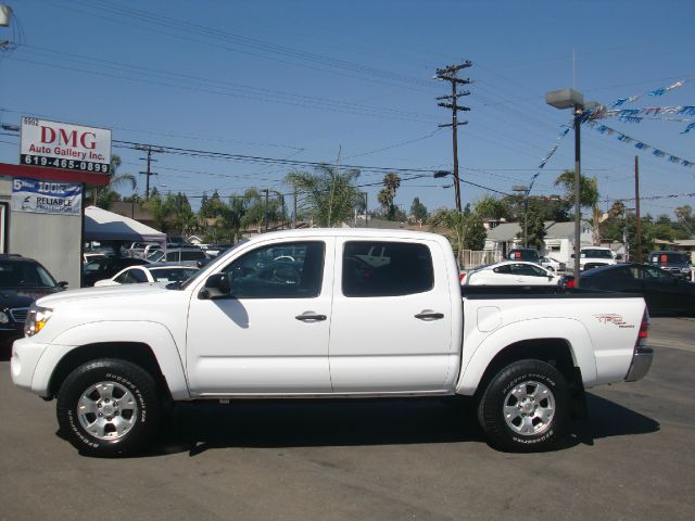 2011 Toyota Tacoma Z28 LOW Miles