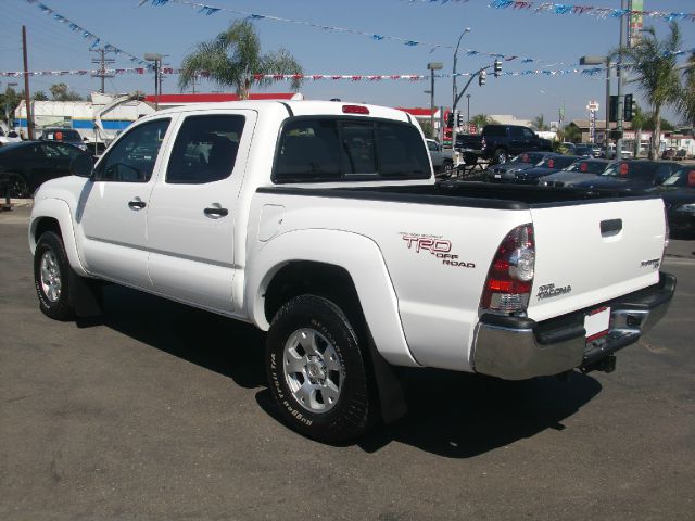 2011 Toyota Tacoma Z28 LOW Miles