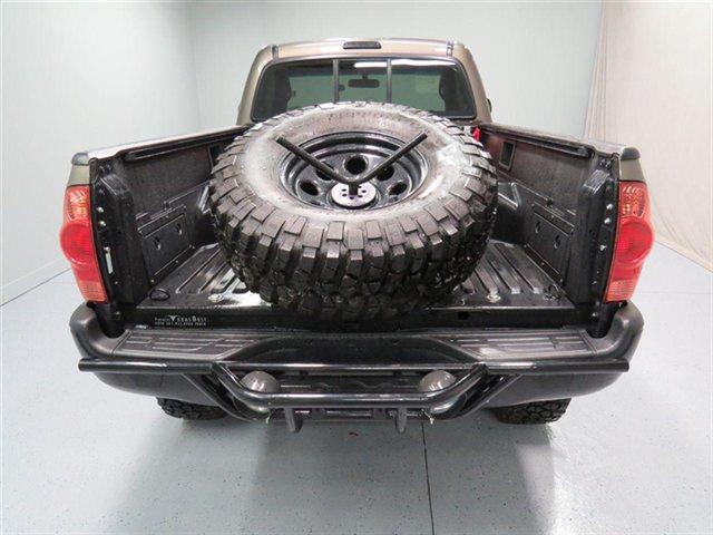 2011 Toyota Tacoma 4dr Sdn ES 2.4L Auto