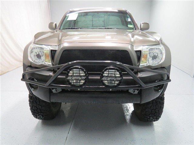 2011 Toyota Tacoma 4dr Sdn ES 2.4L Auto