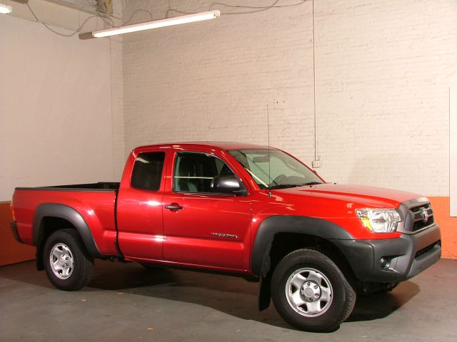 2012 Toyota Tacoma Ext Cab - 4x4 LT At Brookv