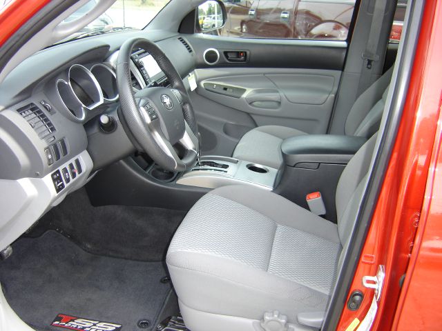 2013 Toyota Tacoma Z28 LOW Miles