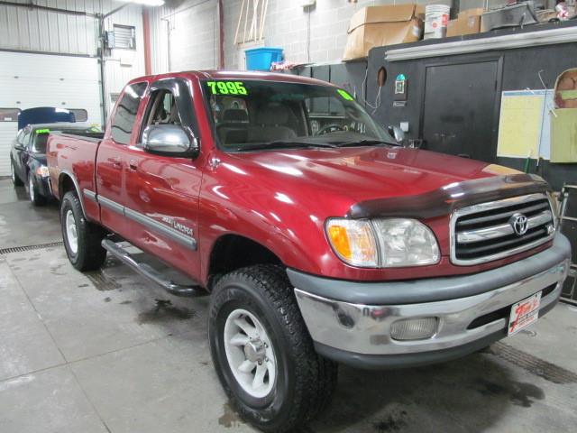 2000 Toyota Tundra 2004 4dr Sdn SE