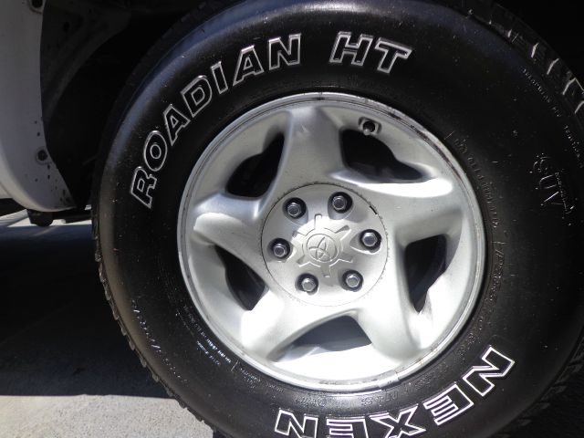 2000 Toyota Tundra LS 15 Passenger