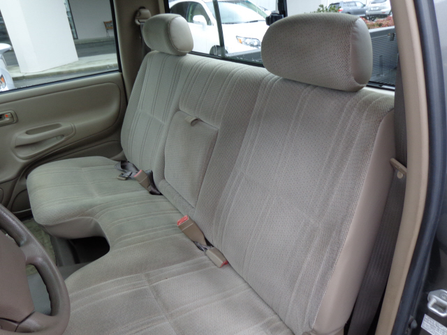 2003 Toyota Tundra Base