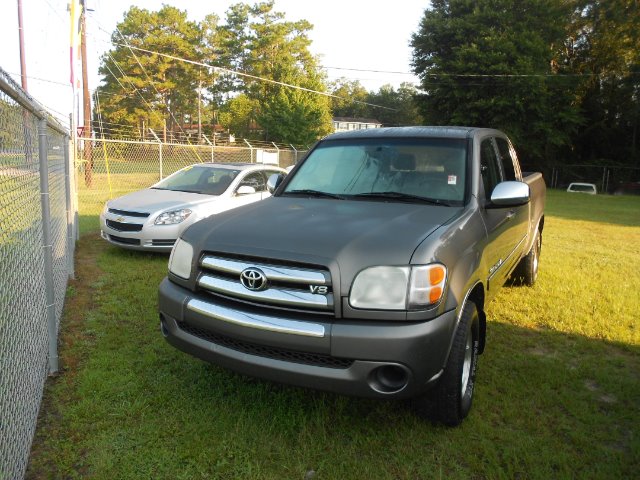 2004 Toyota Tundra TRIO