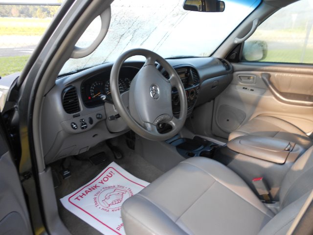 2004 Toyota Tundra TRIO