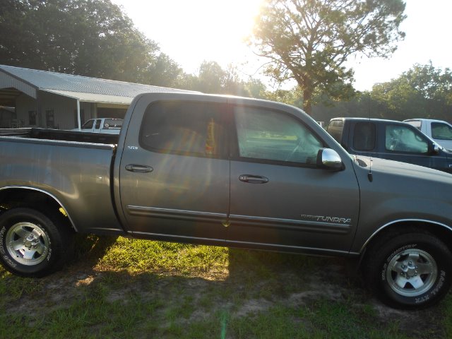 2004 Toyota Tundra TRIO