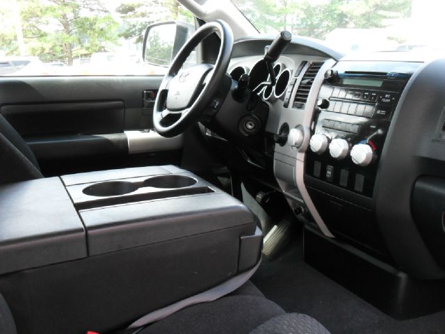 2007 Toyota Tundra Reg. Cab 8-ft. Bed 4WD