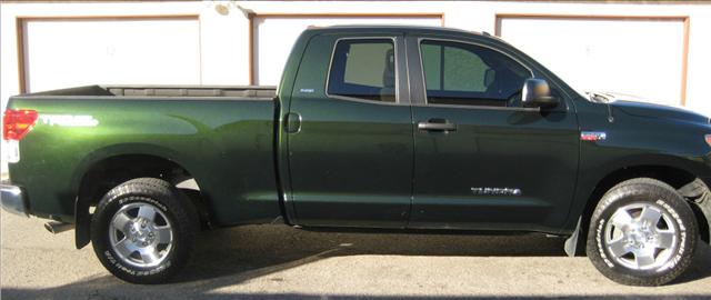 2010 Toyota Tundra SLT QUAD CAB 4 X