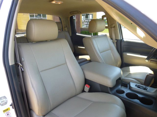 2010 Toyota Tundra 4dr Sdn Man 2.0T Fronttrak