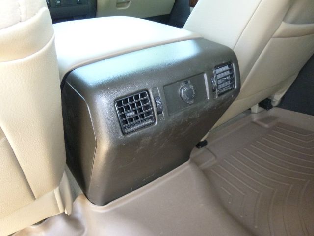 2010 Toyota Tundra 4dr Sdn Man 2.0T Fronttrak