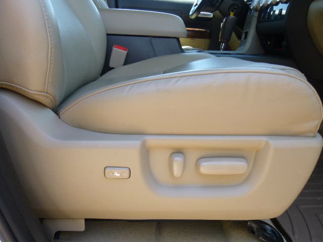 2010 Toyota Tundra 4dr Sdn Man 2.0T Fronttrak
