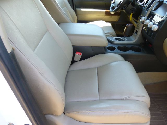 2010 Toyota Tundra 4dr Sdn Man 2.0T Fronttrak