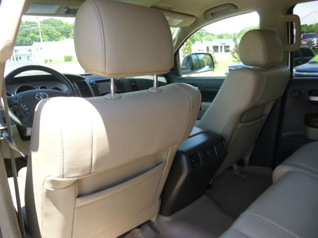 2010 Toyota Tundra 4dr Sdn Man 2.0T Fronttrak