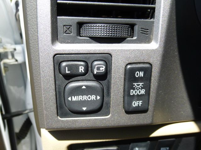 2010 Toyota Tundra 4dr Sdn Man 2.0T Fronttrak