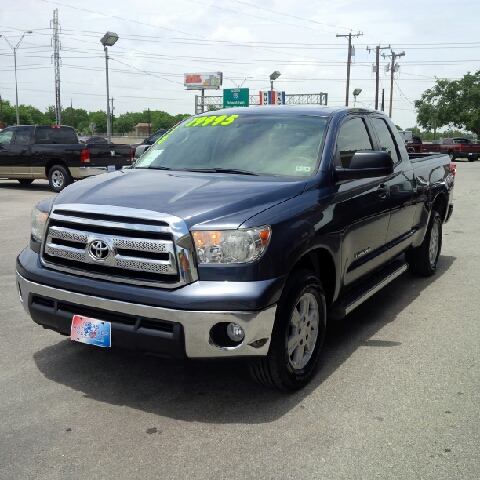 2010 Toyota Tundra 2500 LS 8 Psngr Van