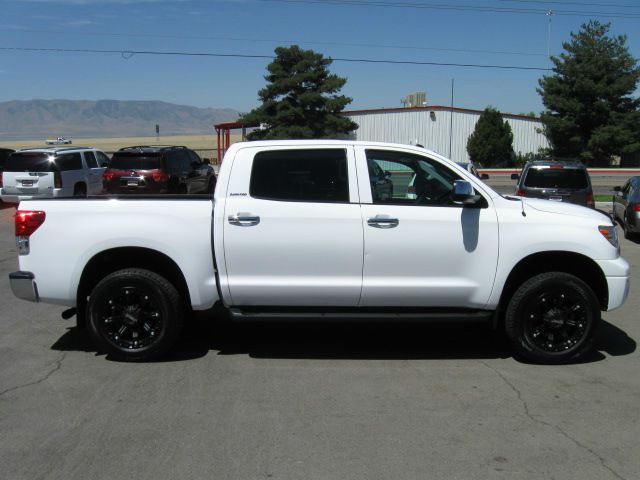 2011 Toyota Tundra 4dr Sdn Man 2.0T Fronttrak