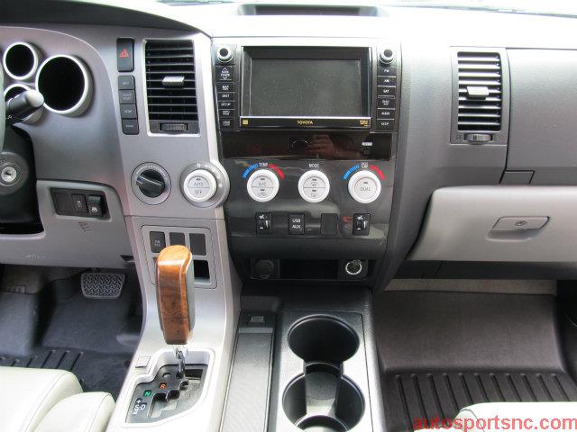 2011 Toyota Tundra Limited 4DR Sedan W/moonroof