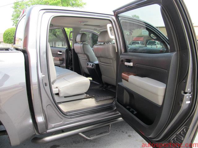 2011 Toyota Tundra Limited 4DR Sedan W/moonroof