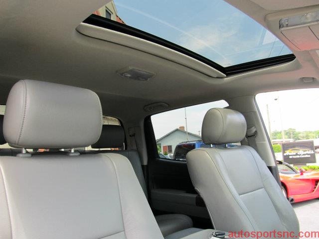 2011 Toyota Tundra Limited 4DR Sedan W/moonroof