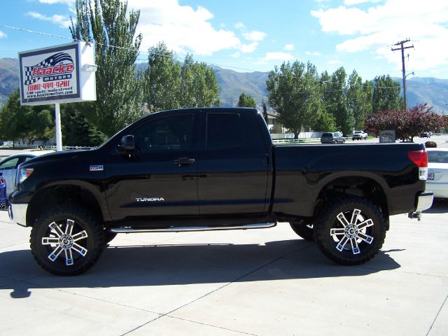 2011 Toyota Tundra Crew-short-slt-outdoorsman-4wd-5.7l Hemi-1 Owner