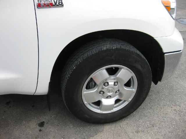 2011 Toyota Tundra 7 Passenger Quad Seating 4 Door