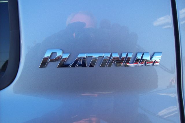 2012 Toyota Tundra 4dr Sdn Man 2.0T Fronttrak