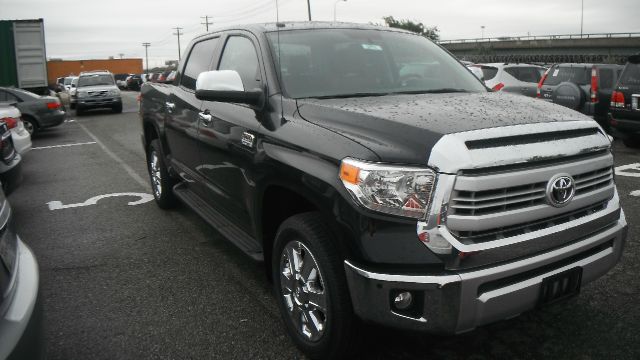 2013 Toyota Tundra SLT Sharp
