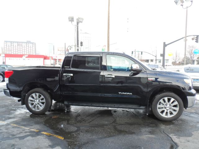 2013 Toyota Tundra 4dr Sdn Man 2.0T Fronttrak