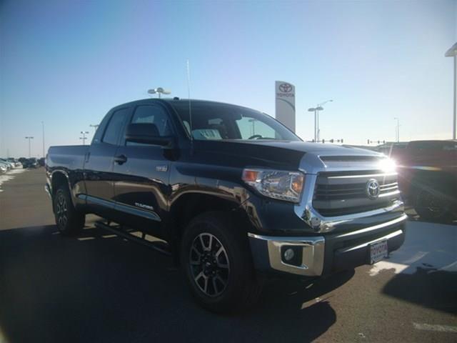 2014 Toyota Tundra AWD W/1sasunroof