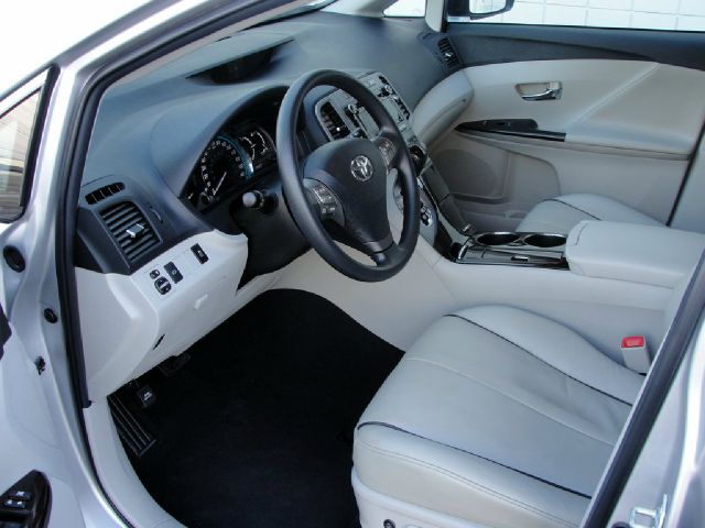 2011 Toyota Venza SLE Customized