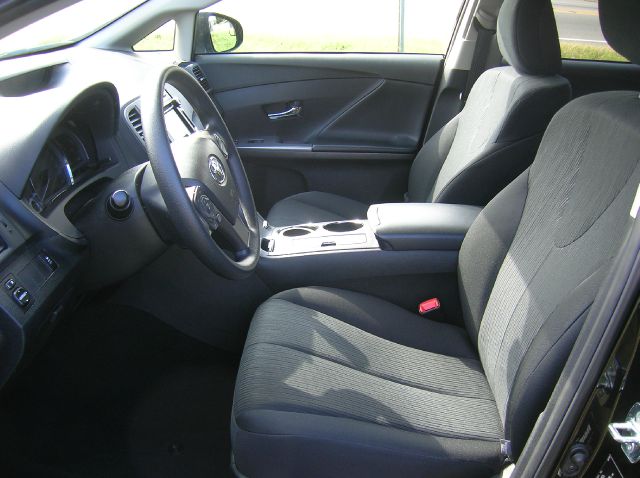 2013 Toyota Venza 2006 Hyundai LX