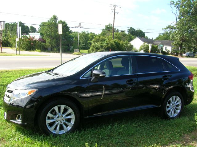 2013 Toyota Venza 2006 Hyundai LX