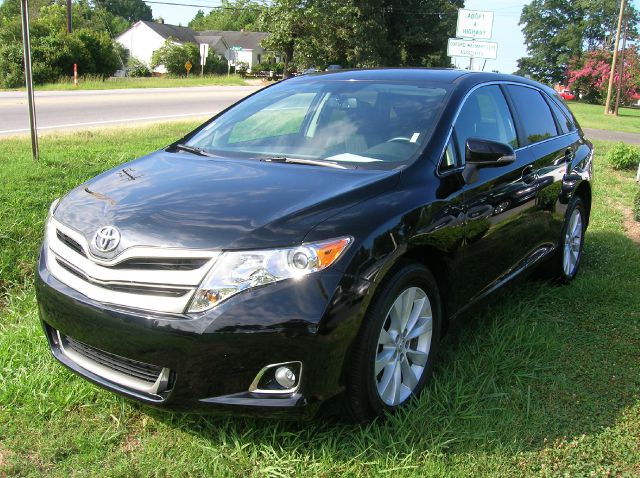 2013 Toyota Venza 2006 Hyundai LX