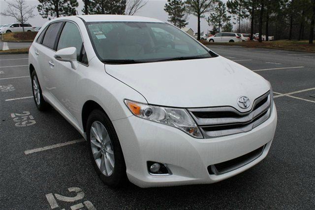 2013 Toyota Venza 740il 4dr Sdn Sedan