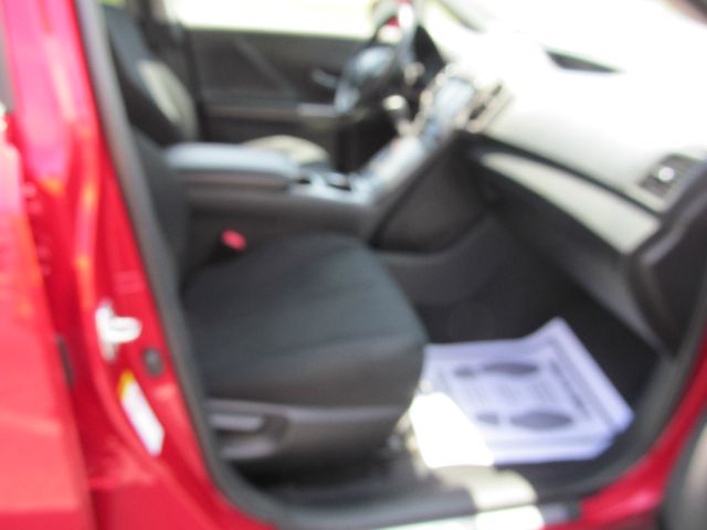 2013 Toyota Venza 740il 4dr Sdn Sedan