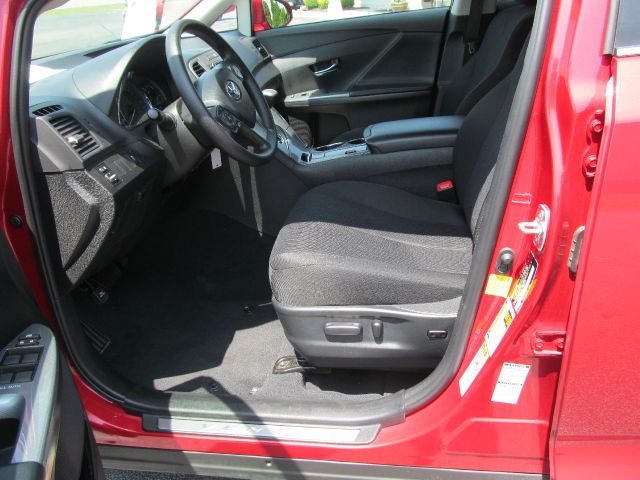 2013 Toyota Venza 740il 4dr Sdn Sedan