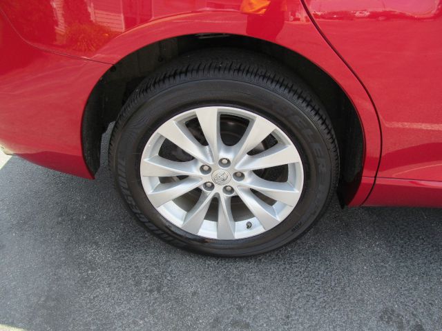 2013 Toyota Venza 740il 4dr Sdn Sedan