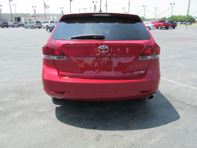 2013 Toyota Venza 740il 4dr Sdn Sedan