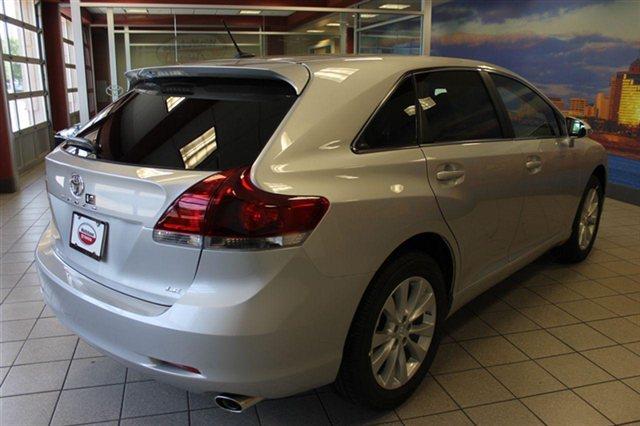 2014 Toyota Venza 1987 Ford