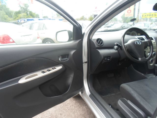 2008 Toyota Yaris 3.5tl W/tech Pkg