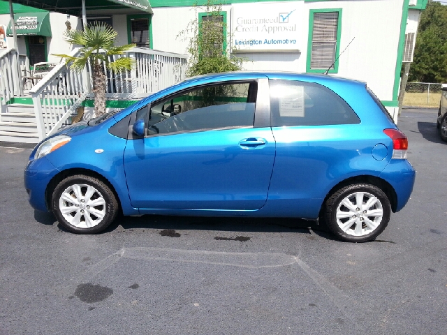 2009 Toyota Yaris 2dr Spyder GS 2.4L Sportronic